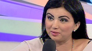 VIDEO Adriana Bahmuteanu isi ironizeaza sotul: "Ii doresc domnului Prigoana sa ajunga sa-mi poarte el hainele!"