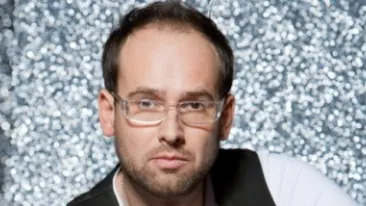 Tibi Scobiola:  La doua zile dupa ce am fost operat de apendicita, a trebuit sa plec pe un vas de croaziera, ca sa-mi onorez contractul