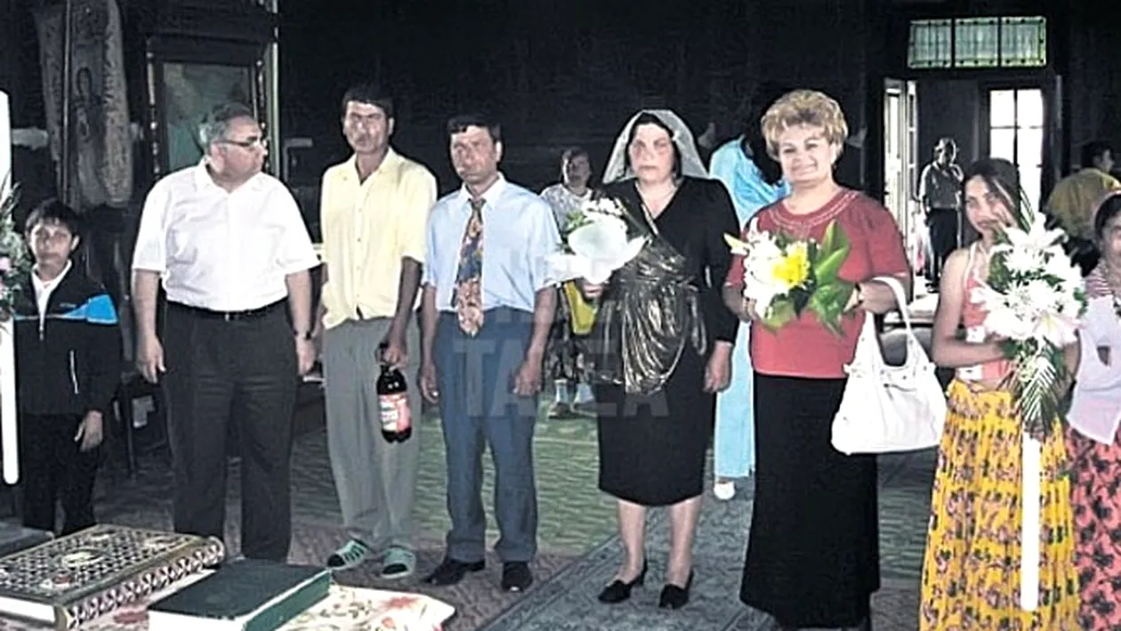 INCREDIBIL! O mireasa cu ochii umflati de pumnii sotului ii jura acestuia credinta vesnica