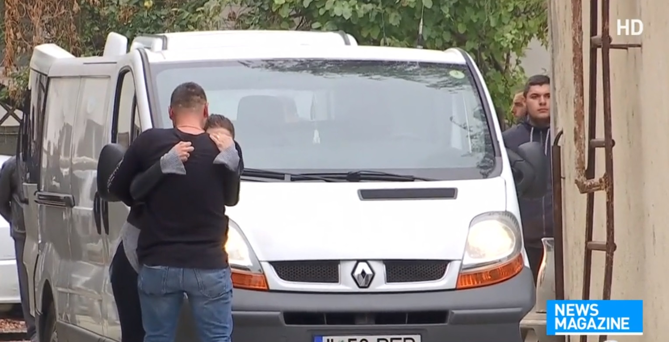 Accident Ialomița. Scene cutremurătoare la morgă, după ce trupurile victimelor au fost luate de rude. 15 copii au rămas orfani de mamă