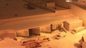 Acoperisul unui supermarket din Sankt Petersburg a cedat sub zapada si a facut 14 victime