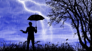 Avertizare meteo din partea ANM. Cod portocaliu de ploi abundente în 11 județe
