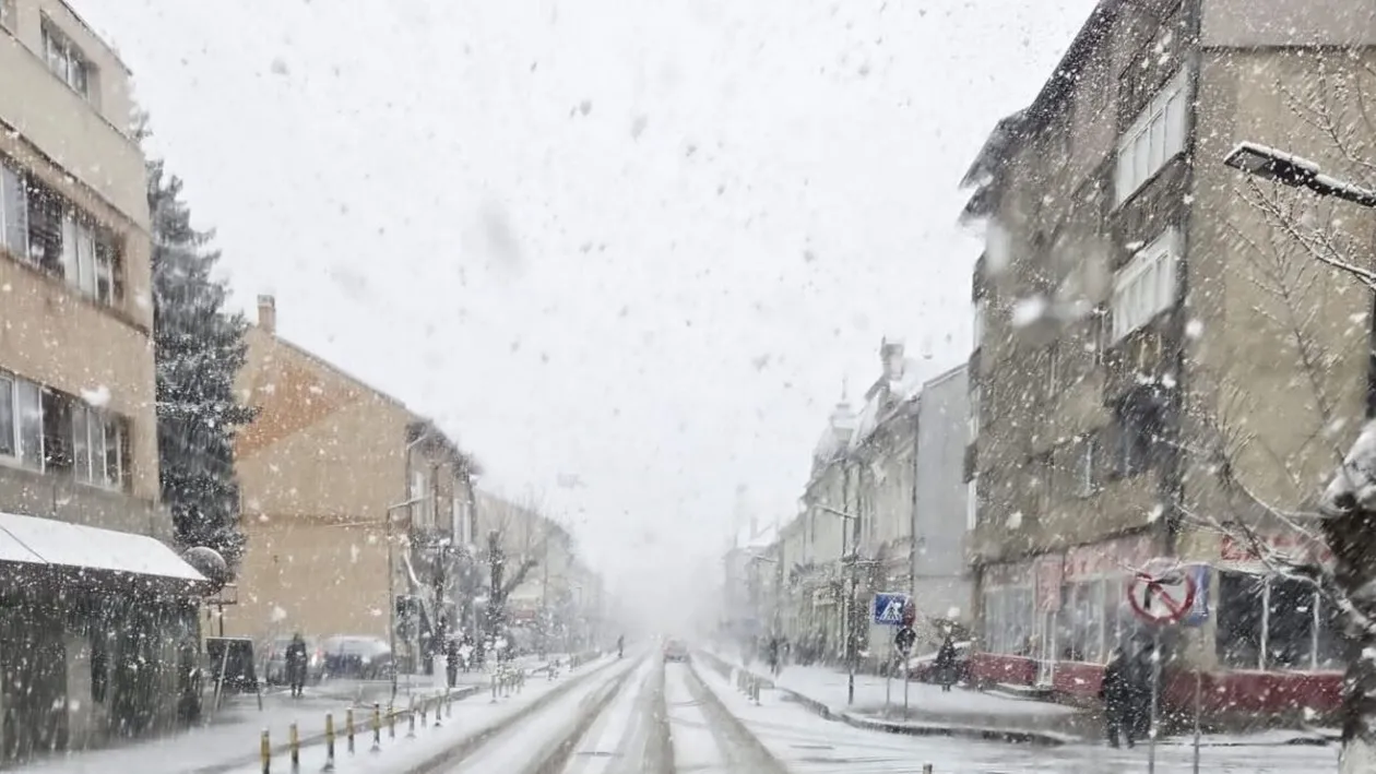 Județul din România unde ninge ca în povești, în aprilie 2026: ”Vine Paștele sau Crăciunul?”