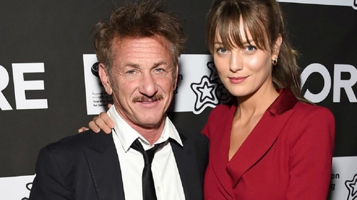 Sean Penn și Leila George divorțează după un an de la nuntă. S-au căsătorit pe Zoom, în pandemie
