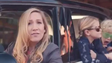 VIDEO O mamă cântă o melodie hip-hop despre creşterea copiilor. Vezi clipul care a devenit viral din prima zi de lansare