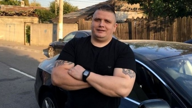 Mircea Nebunu a intrat în live, la două ore după incidentul cu Salam, și a spus că artistul a fost sechestrat