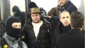 Astia sunt cei mai prosti hoti din lume! L-au jefuit pe cel mai bogat bugetar din Romania si s-au laudat pe Facebook!