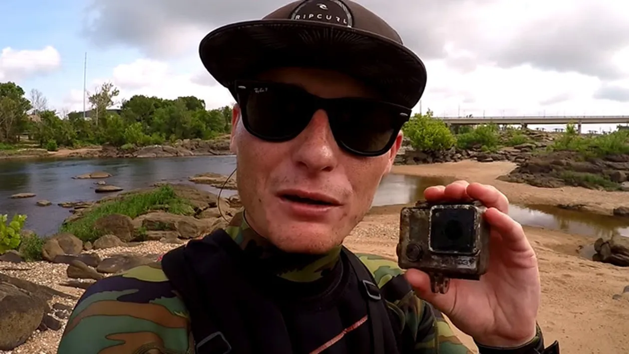 A găsit un Go Pro pe fundul unui râu. Când a descărcat imaginile a avut parte de o surpriză