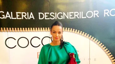 Andreea Raicu vinde rochii la preturi reduse, dar poarta ceasuri de mii de euro! Iata cu ce accesoriu valoros s-a afisat