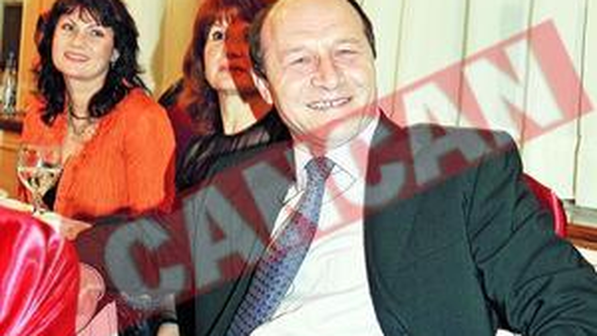 Basescu chefuieste azi cu fostii colegi de facultate in vila prezidentiala de la Neptun
