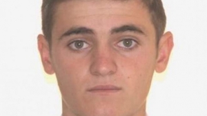 Acest tânăr a plecat de acasă și nimeni nu mai ştie nimic de el! Poliţia cere ajutorul populaţiei