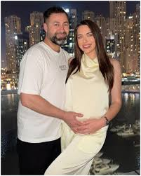 Suma uriașă pe care Iustina și Cornel de la Insula Iubirii au plătit-o, ca să plece din Dubai: „Am zburat 8 ore, în loc de 5 ore jumătate”