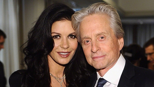 Catherine Zeta-Jones si Michael Douglas s-au impacat