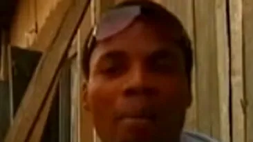 VIDEO Manca din gunoaie, in Nigeria, iar acum canta pe scenele din Londra