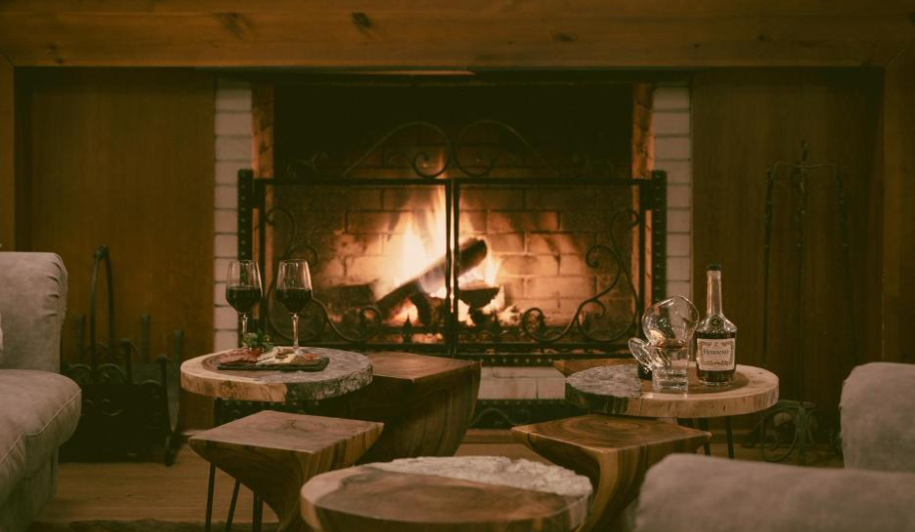 Hotelul Green Life Bansko 4* este situat la poalele muntelui Pirin/ sursă foto: Booking
