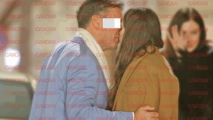 Eva Zaharescu l-a sărutat cu foc pe gentlemanul misterios. Seară intensă la Loft pentru fiica Andreei Berecleanu