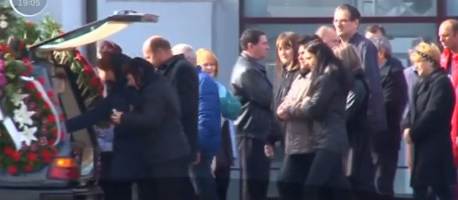 Imagini sfâșietoare de la înmormântarea lui Marius Franţescu. Ce s-a întâmplat în ziua în care a fost condus pe ultimul drum