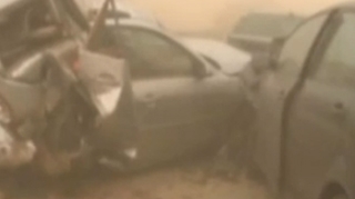 VIDEO O furtuna de nisip provoaca un accident in lant in Germania, soldat cu opt morti