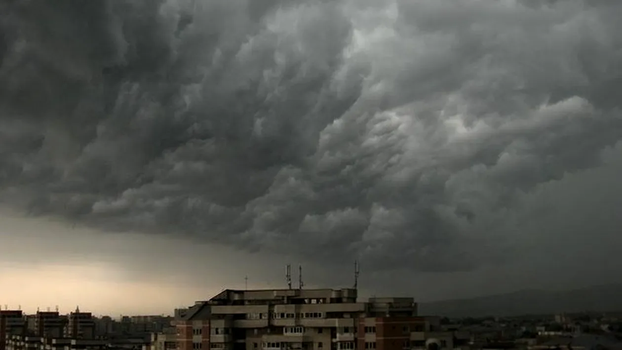 România, afectată de un fenomen meteo extrem, cum nu s-a mai văzut! Cine face această declarație
