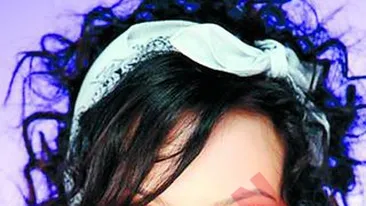 Ela Voineag a cazut pe scari!