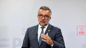Lucian Romașcanu, senator PSD: ”Liberalii, încremeniți în privatizarea cu orice preț” (OPINIE)