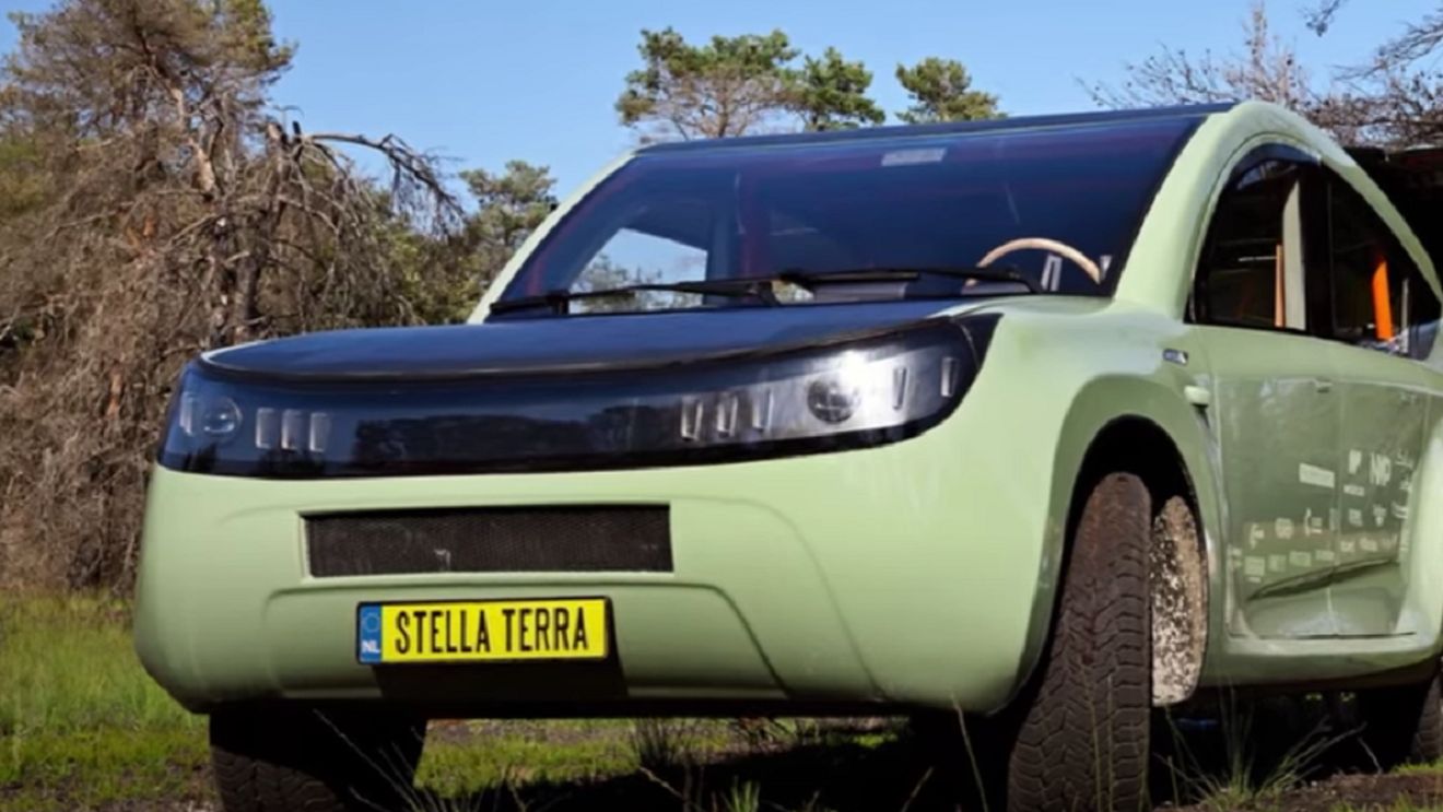 O mașină a mers 1.000 de kilometri fără opriri pentru plin sau reîncărcare! S-a folosit doar de ce a avut în portbagaj