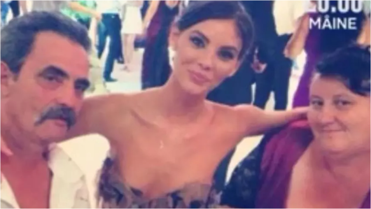 Ramona Olaru alături de părinții ei/ sursă foto: social media