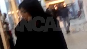 Paznicul a ”salvat-o” dintr-o situaţie jenantă. Ce a păţit Bahmu într-un magazin cu lenjerie intimă