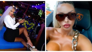 Loredana Chivu, din nou în centrul atenției. Blonda a ieșit în club îmbrăcată într-o rochie decoltată care a lăsat să se vadă tot. VIDEO
