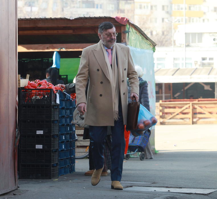 Dan Nicorescu a negociat la sânge cu tarabagiii, în Piața Obor