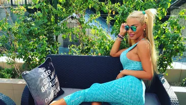 LOREDANA CHIVU a ieşit fără sutien pe stradă! Vedeta nu a avut nici o reţinere să apară îmbrăcată aşa