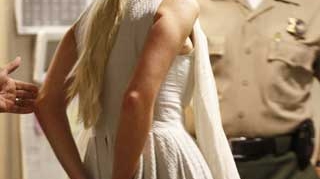Lindsay Lohan nu se invata minte: se incapataneaza sa nu respecte legea!