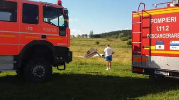 Clipe dramatice, în Brașov! Un planor s-a prăbușit, iar pilotul a rămas încarcerat