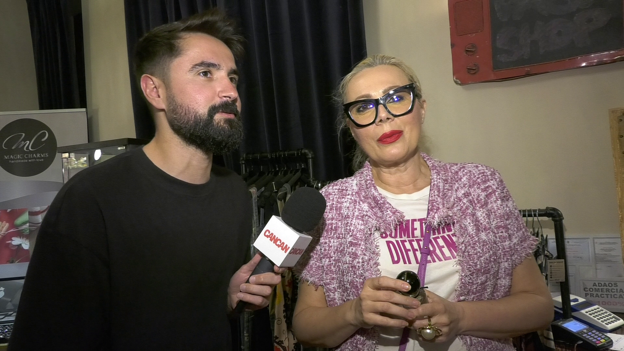 Dana Săvuică: "Mă duc în baie la mine, unde am o cadă imensă, o umplu cu apă și cu uleiuri esențiale, cu parfumuri, cu mirosuri care să te relaxeze și să îți dea o stare de sănătate, în primul rând, emoțională!" (Foto: captură video)