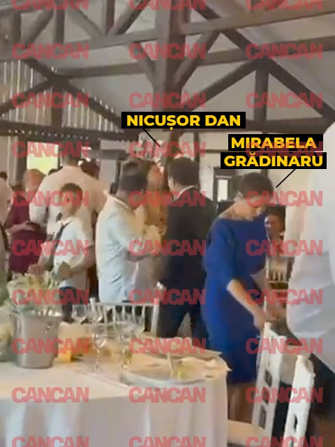 IMAGINI BOMBĂ. Nicușor Dan, show pe ringul de dans la o nuntă, lângă București! Președintele s-a distrat în weekend cu prima doamnă și fiul lor, Antim