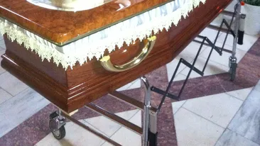 Jale mare la Bacau! Lumea face pelerinaj la sicriul Veronicai Bulai!