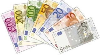 Cursul a urcat peste 4,63 lei/euro, dupa anuntul Curtii Constitutionale