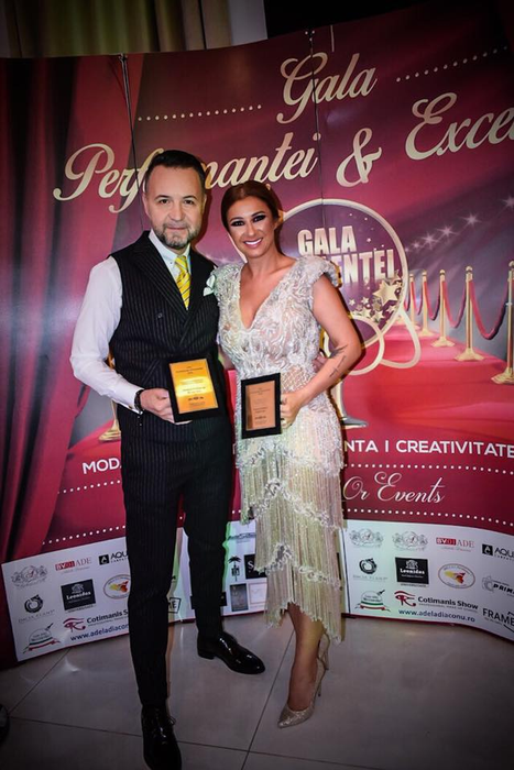 Anamaria Prodan a purtat o rochie extrem de elegantă, dar transparentă! Gafa făcută de soția lui Reghe când a primit un premiu important în cariera ei