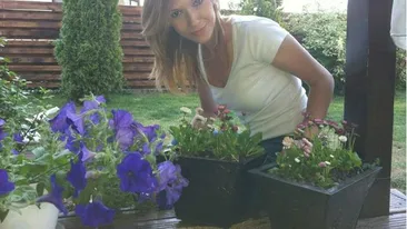 Adela Popescu s-a apucat de gradinarit! Uite ce grijulie este cu florile ei