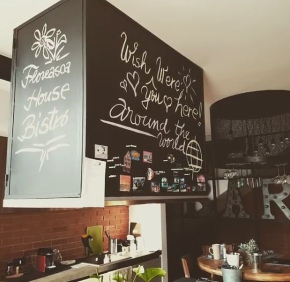 Cum arată, de fapt, casa în care stă Delia împreună cu soțul ei milionar. FOTO
