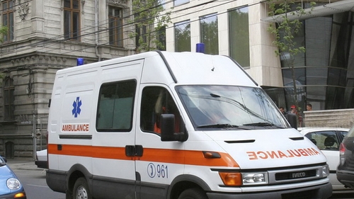 Incident la Eurovision! Un membru al juriului s-a accidentat, dupa ce a cazut de pe scena! La fata locului a ajuns salvarea!
