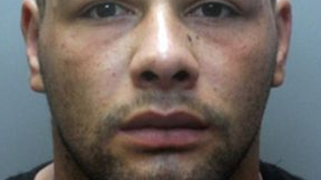 Planul diabolic l-a aruncat direct in puscărie! Ce a vrut un bărbat gelos să-i facă iubitei sale! A luat o sticlă de lipici si...