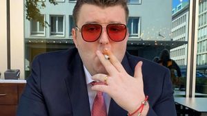 Victoraș Micula, pus sub urmărire penală pentru că căutat-o ilegal pe Vlăduța Lupău în baza de date MAI și s-a dat drept polițist