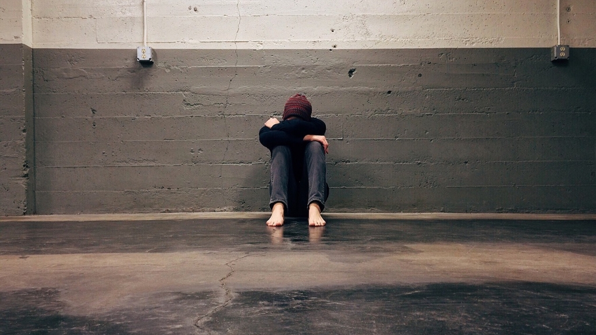 În ciuda faptului că se țin cursuri online, bullying-ul nu a dispărut. Cu ce se confruntă zilnic un băiețel de clasa a V-A