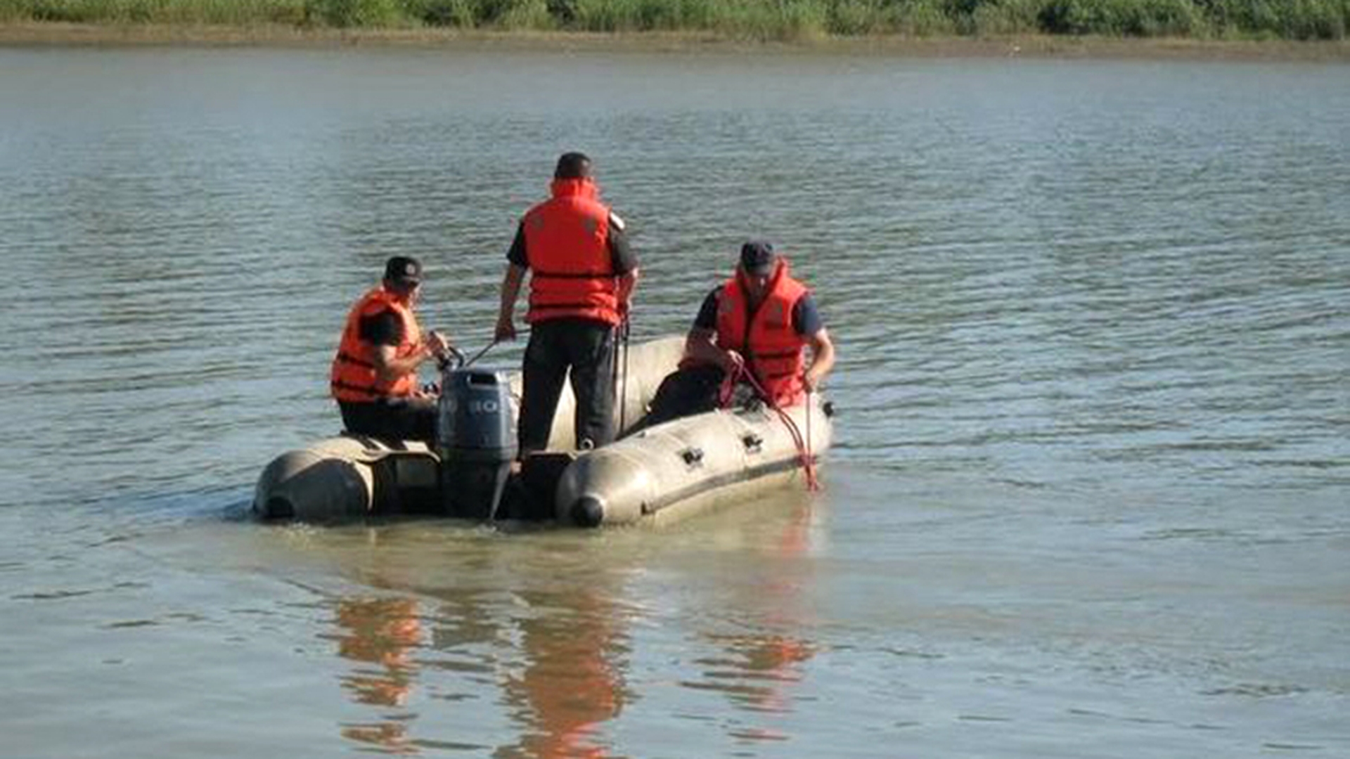 Cadavrele a doi bărbaţi, găsite plutind pe râul Prut. Poliţiştii au deschis anchetă 