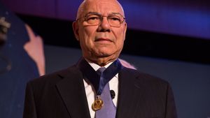 Colin Powell s-a stins din viață. Secretarul de stat a murit din cauza complicațiilor COVID