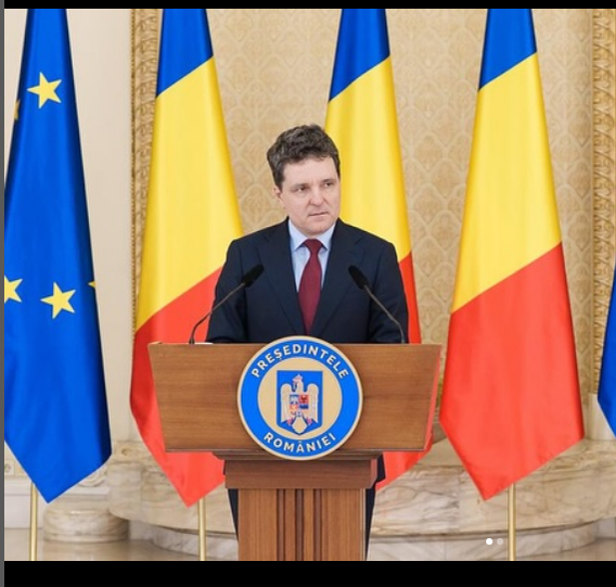 Nicușor Dan, vacanță doar cu fiica de nouă ani. (SURSA: INSTAGRAM.COM)
