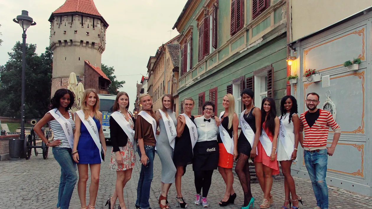 Scandal fara precedent! Concurentele la Miss Models International Sibiu 2013 acuza ca sunt tratate ca “sclavele”!