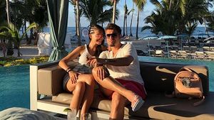 Sandra, cu abdomenul la vedere! Cum arată soţia lui Adrian Mutu la 6 luni de când a născut