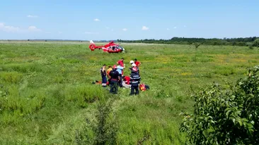 Un utilaj CFR a deraiat între Titu și Boteni. Sunt doi răniți, a aterizat și un elicopter SMURD. Mecanicul era băut